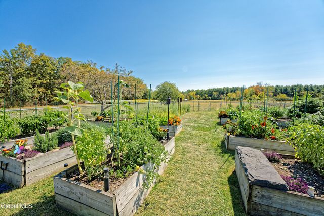 100 Bally Bay Lane, Guilderland, NY 12009