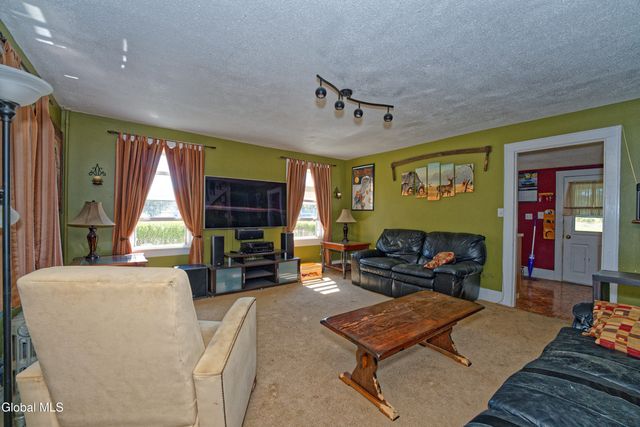 100 Bally Bay Lane, Guilderland, NY 12009