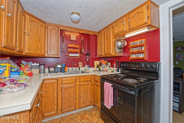 100 Bally Bay Lane, Guilderland, NY 12009