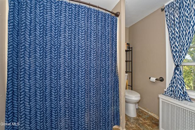 100 Bally Bay Lane, Guilderland, NY 12009