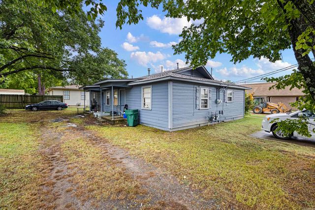 820 & 822 Pine Street, Conway, AR 72032