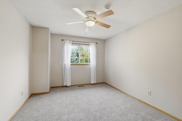 8426 Copperfield Way 93, Inver Grove Heights, MN 55076