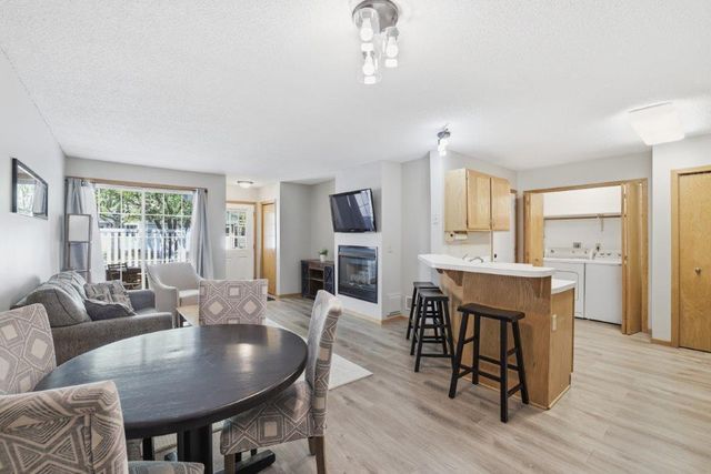 8426 Copperfield Way 93, Inver Grove Heights, MN 55076