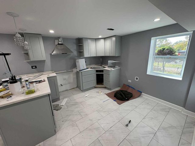 7011 S Aberdeen Street, Chicago, IL 60621