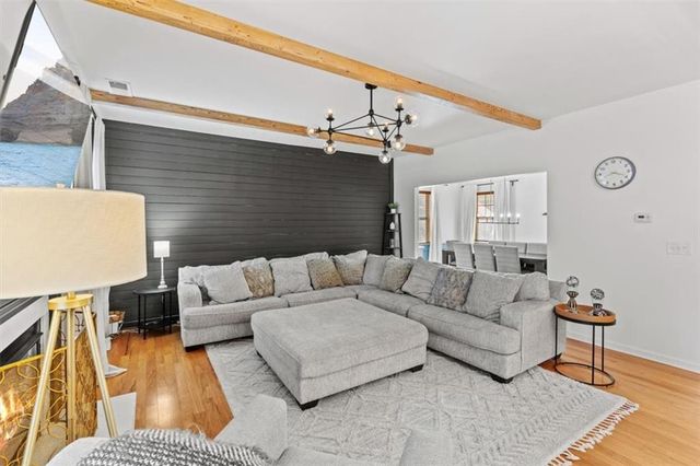 2250 Glenn Valley SW Drive, Marietta, GA 30064