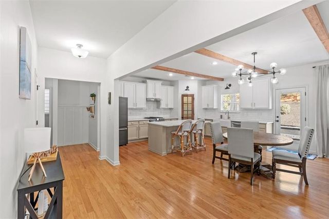 2250 Glenn Valley SW Drive, Marietta, GA 30064