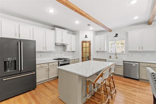 2250 Glenn Valley SW Drive, Marietta, GA 30064