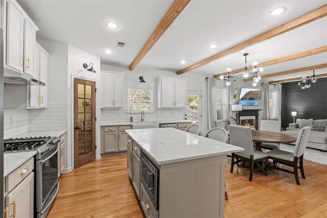 2250 Glenn Valley SW Drive, Marietta, GA 30064