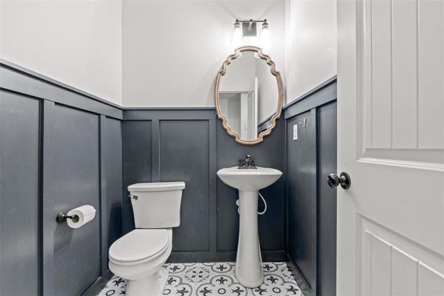 2250 Glenn Valley SW Drive, Marietta, GA 30064