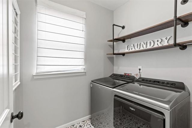 2250 Glenn Valley SW Drive, Marietta, GA 30064