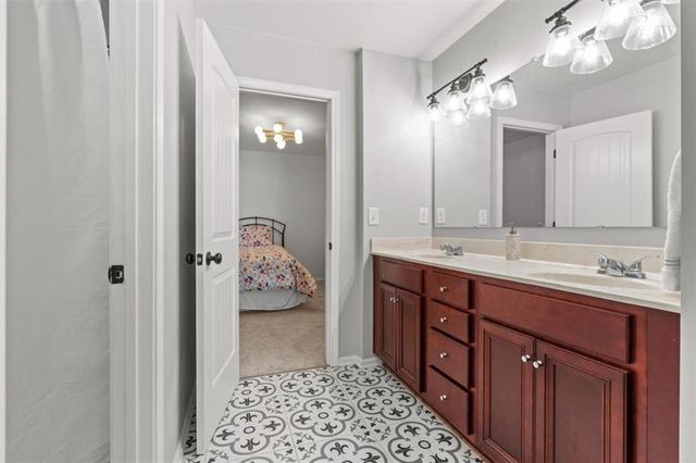 2250 Glenn Valley SW Drive, Marietta, GA 30064