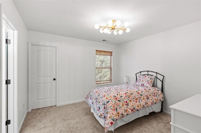 2250 Glenn Valley SW Drive, Marietta, GA 30064