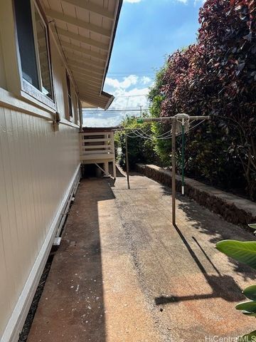 1133 Noelani Street, Pearl City, HI 96782