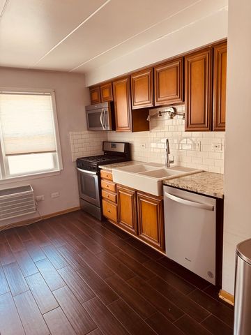 6855 N Northwest Highway 2D, Chicago, IL 60631
