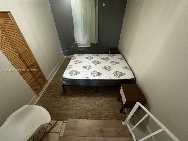 275 NW 46th St B, Miami, FL 33127