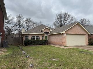 202 Vines Drive, Cedar Hill, TX 75104