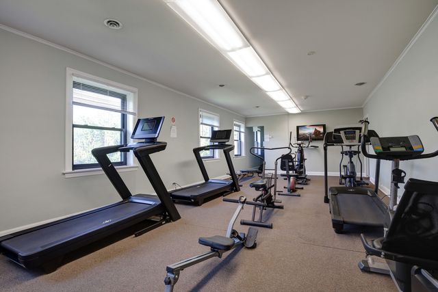 9335 LANDINGS Lane 307, Des Plaines, IL 60016