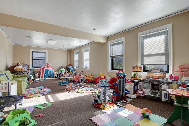 9335 LANDINGS Lane 307, Des Plaines, IL 60016