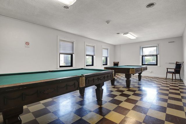 9335 LANDINGS Lane 307, Des Plaines, IL 60016