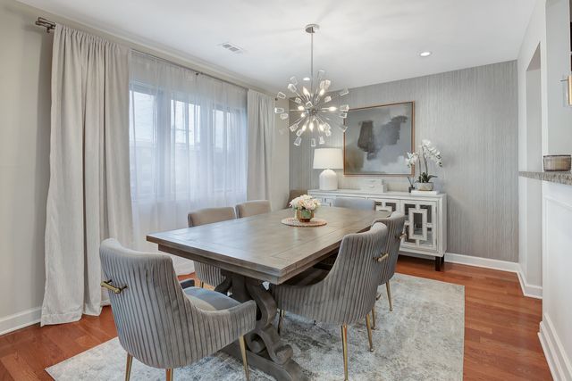 9335 LANDINGS Lane 307, Des Plaines, IL 60016