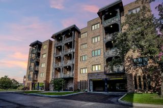9335 LANDINGS Lane 307, Des Plaines, IL 60016