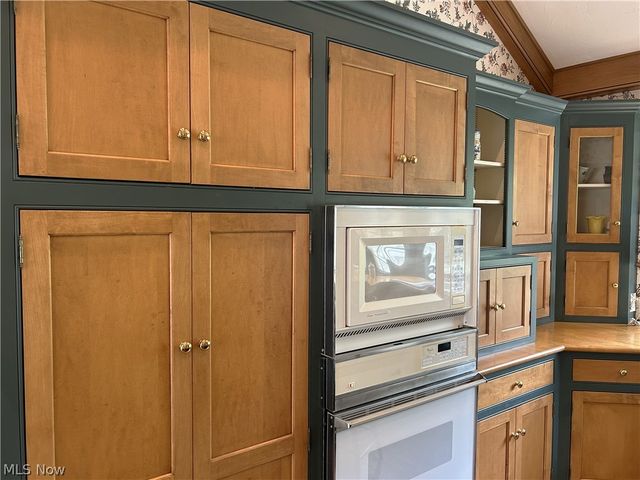9201 Wilson Mills Road, Chesterland, OH 44026