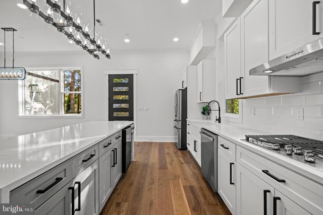 811 SLIGO CREEK PKWY, Takoma Park, MD 20912