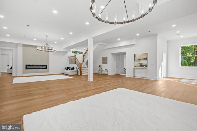 811 SLIGO CREEK PKWY, Takoma Park, MD 20912