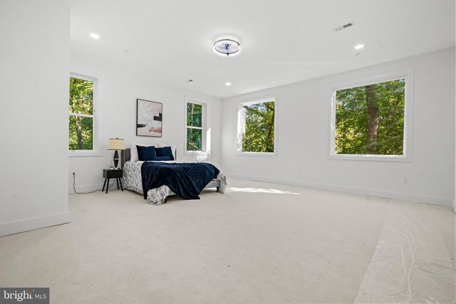 811 SLIGO CREEK PKWY, Takoma Park, MD 20912