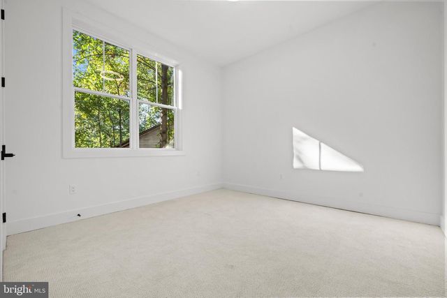 811 SLIGO CREEK PKWY, Takoma Park, MD 20912