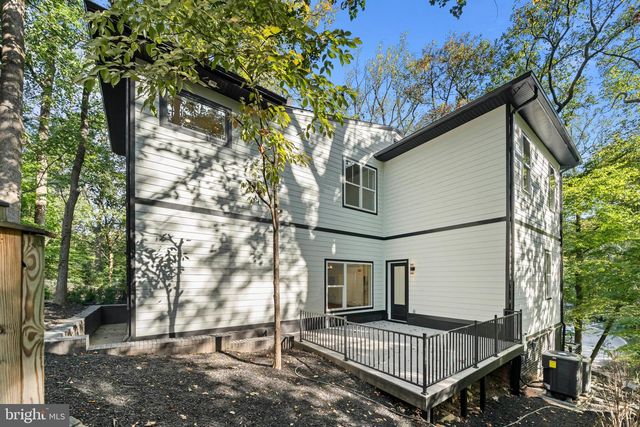 811 SLIGO CREEK PKWY, Takoma Park, MD 20912