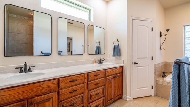 2113 Darby Dan Court, Granbury, TX 76049