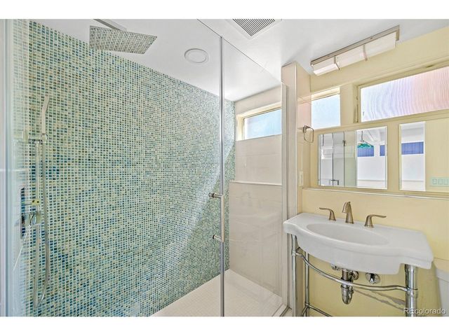 2935 S Lafayette Dr, Englewood, CO 80113