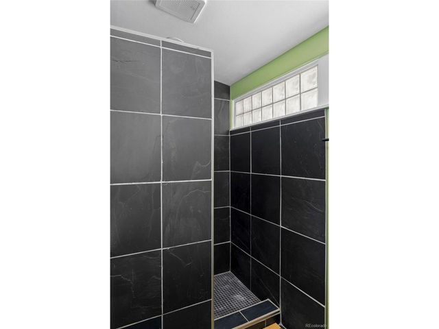 2935 S Lafayette Dr, Englewood, CO 80113