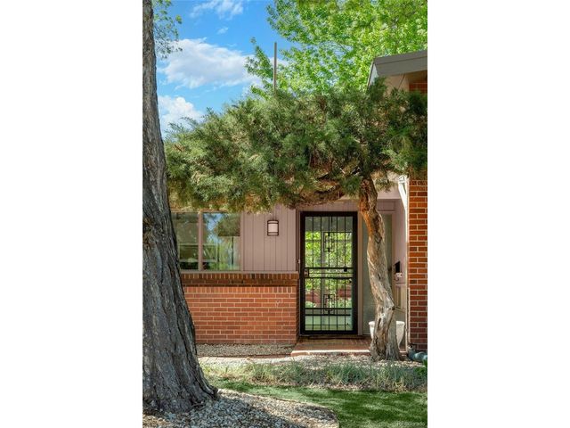 2935 S Lafayette Dr, Englewood, CO 80113