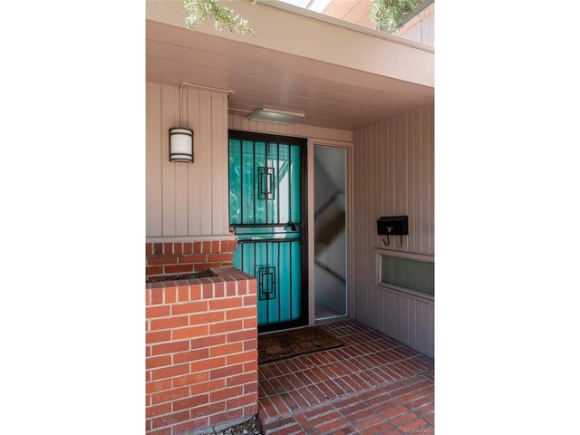 2935 S Lafayette Dr, Englewood, CO 80113