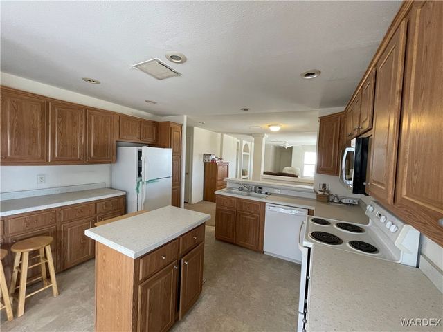 26196 N Tamarisk Street, Meadview, AZ 86444