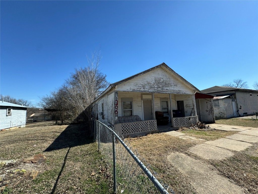 306 N 8th Street, Seminole, OK 74868