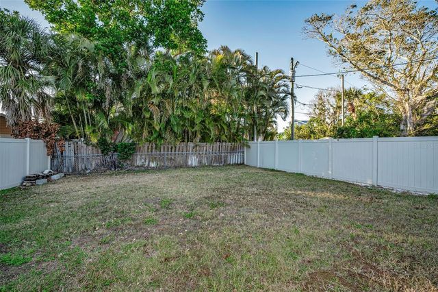 306 12TH AVENUE, Indian Rocks Beach, FL 33785