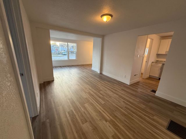 1012 S Lansing, Pleasant, MI 48858
