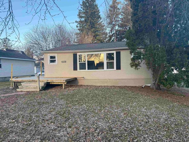 1012 S Lansing, Pleasant, MI 48858