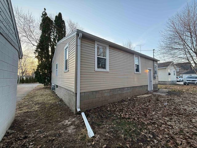 1012 S Lansing, Pleasant, MI 48858