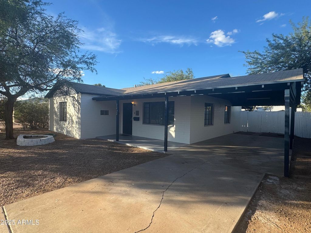 2332 E FLOWER Street, Phoenix, AZ 85016