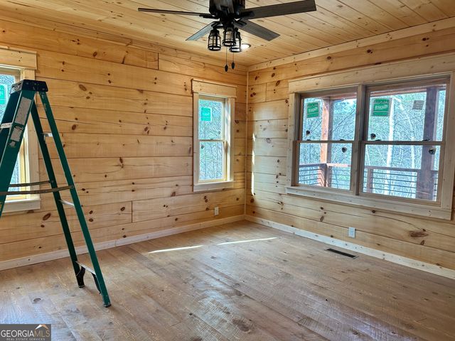 987 Myna Drive, Ellijay, GA 30540