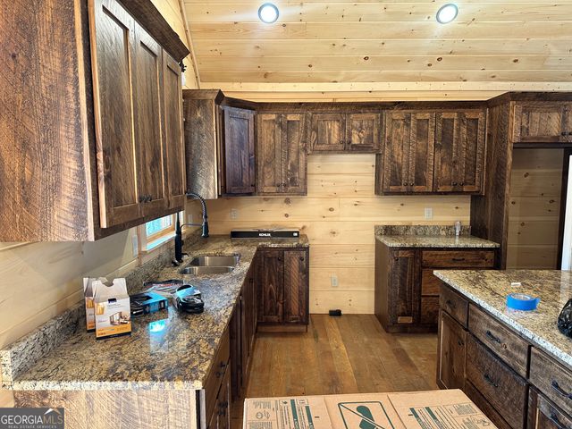 987 Myna Drive, Ellijay, GA 30540