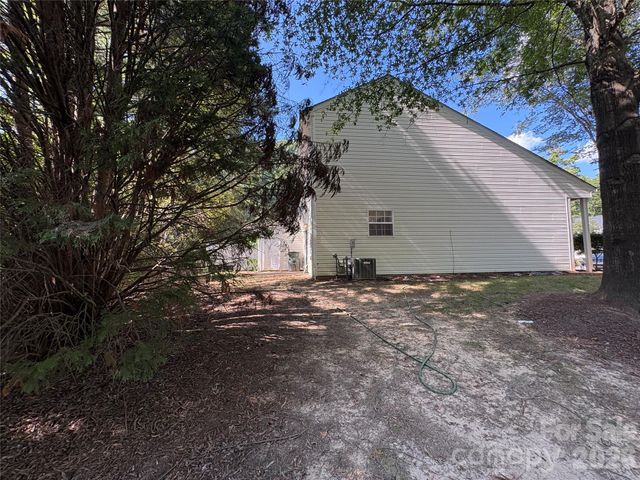 11586 Briddle Hall Court, Charlotte, NC 28214