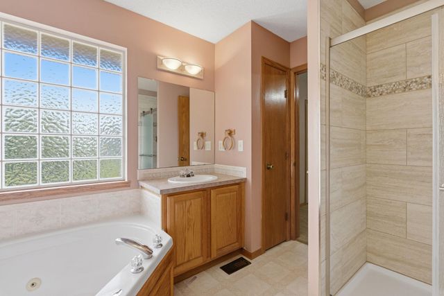 1835 S Covington Ct, Wichita, KS 67209