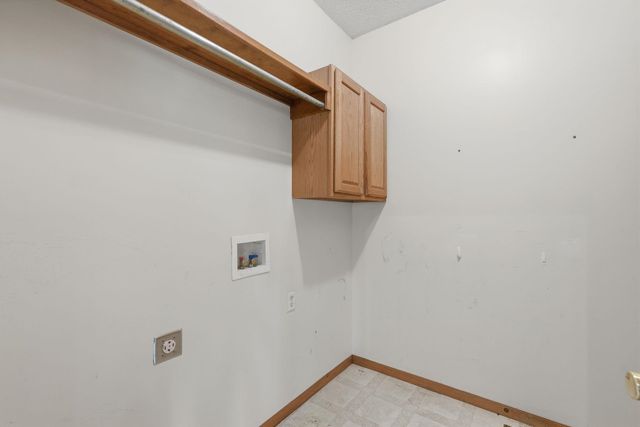 1835 S Covington Ct, Wichita, KS 67209