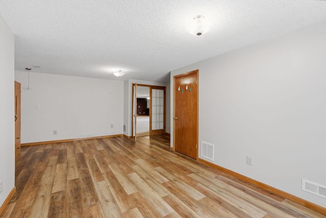 1835 S Covington Ct, Wichita, KS 67209