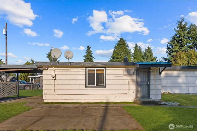 31368 13th Avenue S, Federal Way, WA 98003